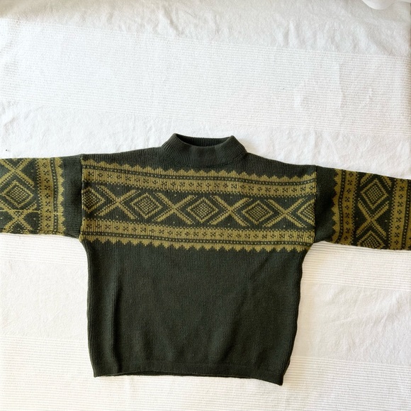 Vintage Nordic White Ram Knit Wool Sweater in Green - Picture 4 of 11